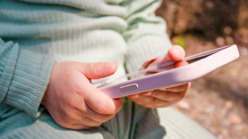 İspaniyada uşaqların sosial mediaya girişi bloklana bilər