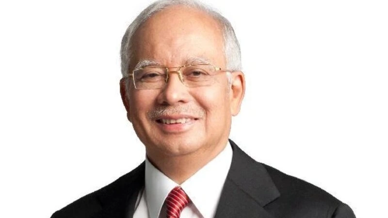 Malayziyanın sabiq baş naziri 15 il həbsə məhkum edildi