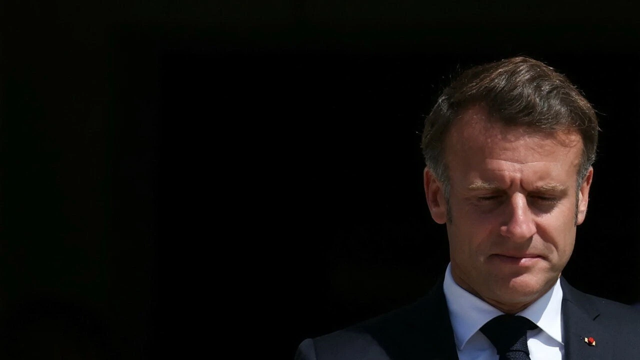 Fransa prezidenti ABŞ-nin vizalara qadağa qərarını tənqid edib