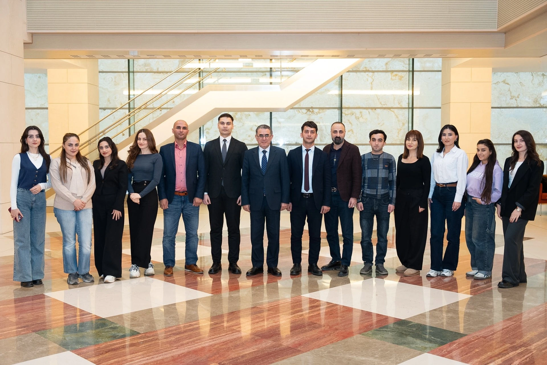 “Storytelling”: müasir publisistikanın yeni narrativləri və aktual trendləri” mövzusunda təlimlərə başlanılıb