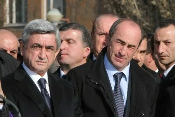 Tarixin zibilliyinə gedənlər... -Koçaryan və Sarkisyan dövrünün sonu yaxınlaşdı