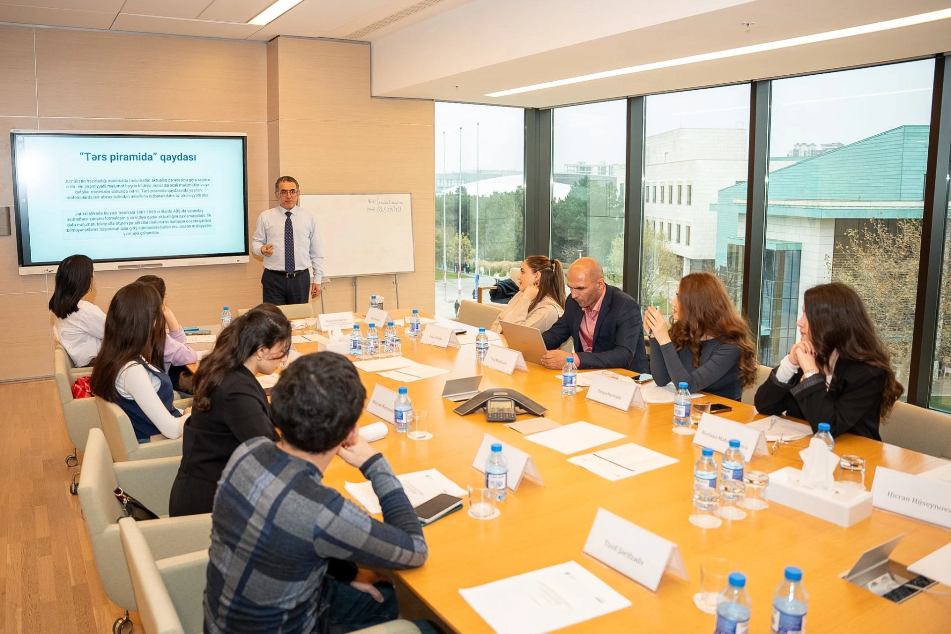 “Storytelling”: müasir publisistikanın yeni narrativləri və aktual trendləri” mövzusunda təlimlərə başlanılıb