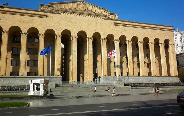 Gürcüstanda universitetlərdə təhsil müddəti azaldılır