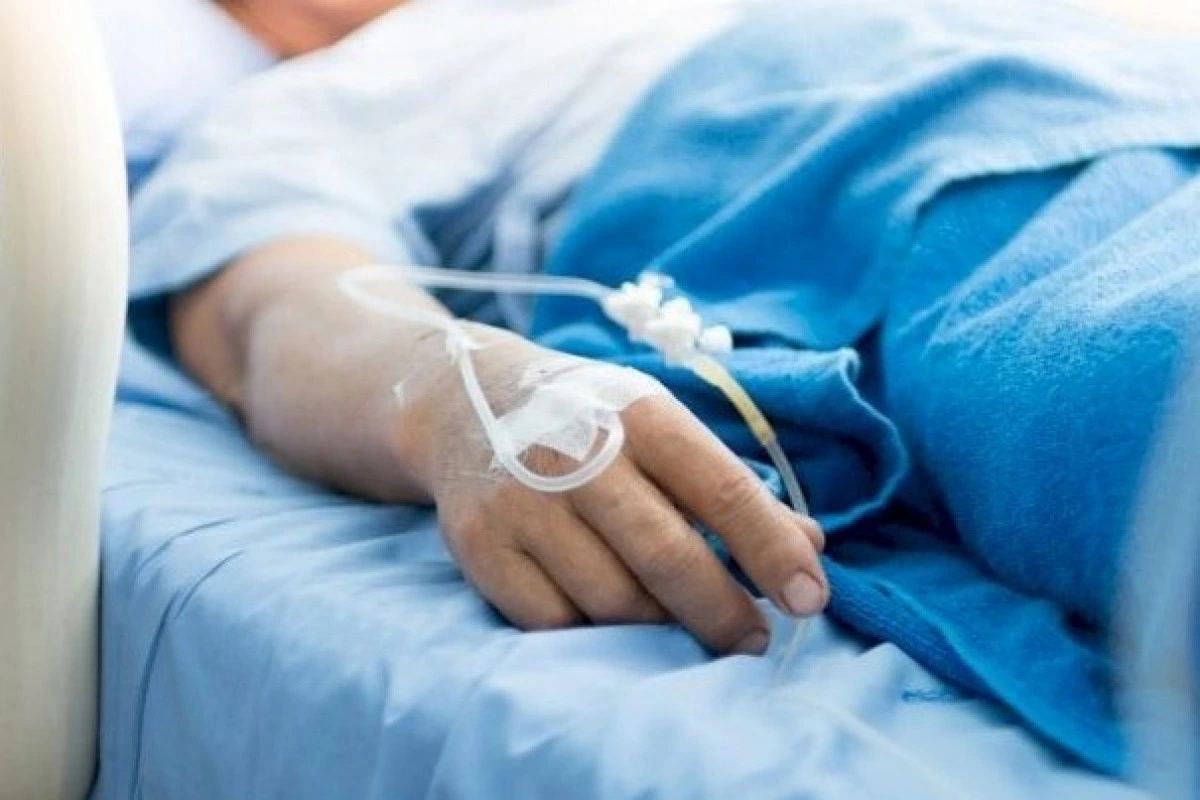 Bakıda məktəbdə 8 şagird saqqızdan zəhərlənib