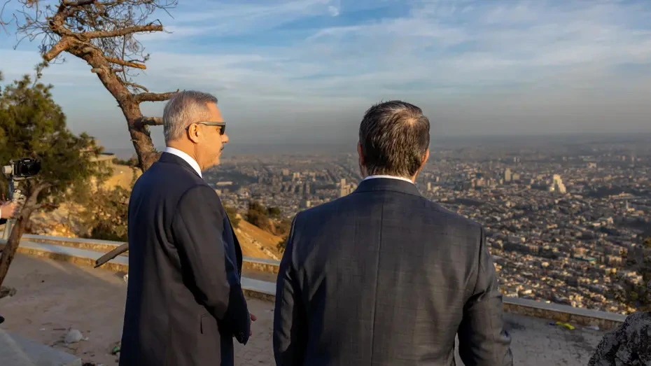 Hakan Fidan Suriyada Kasyun dağından Şamı seyr etdi