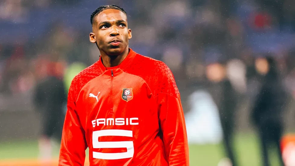 Fransa millisinin müdafiəçisi "Liverpul"un hədəfindədir