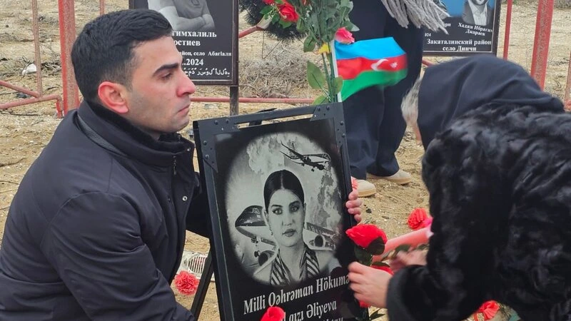Qəzaya uğrayan Azərbaycan təyyarəsində həlak olanların yaxınları Aktauya getdi