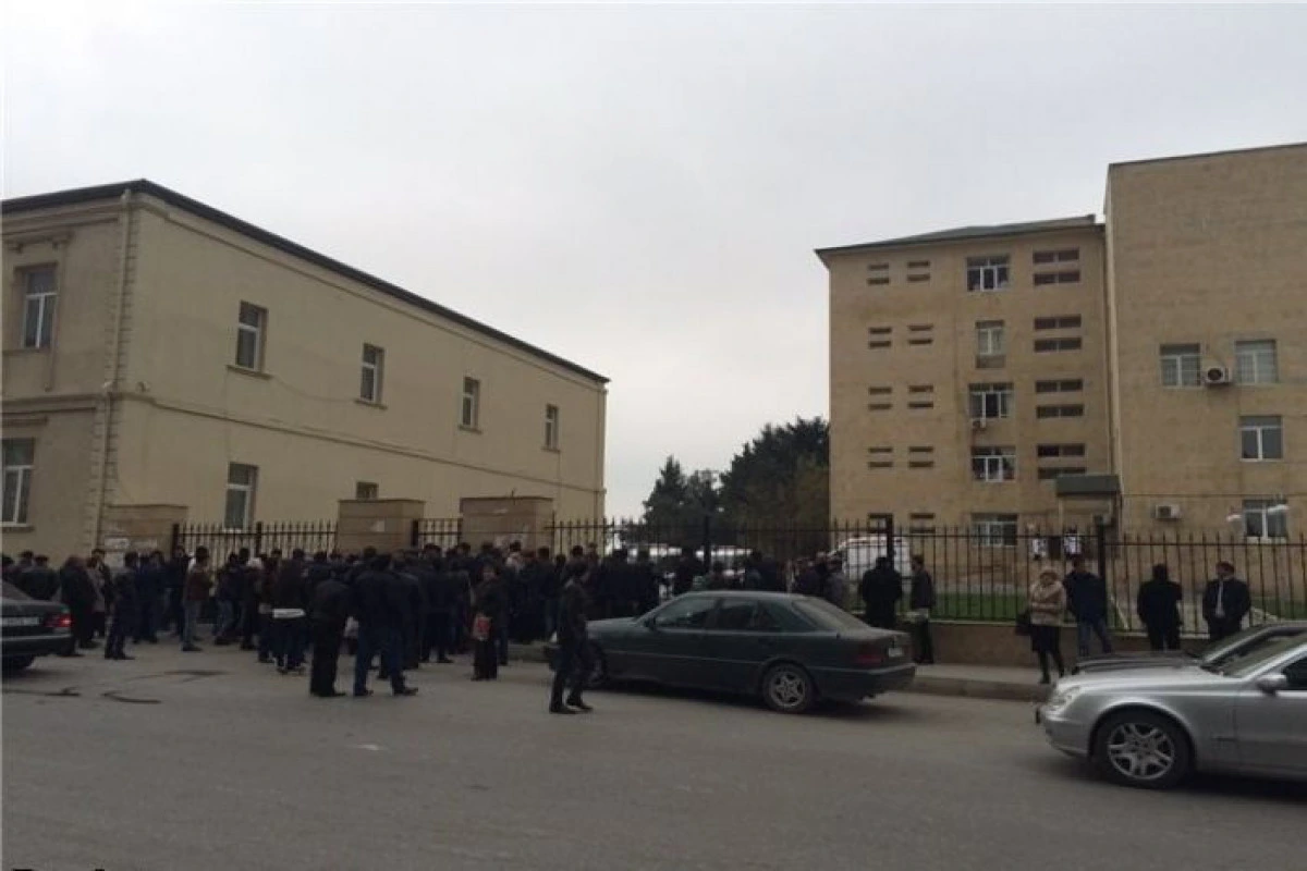 Sabunçu Tibb Mərkəzinin həyətində ölü döl tapılıb