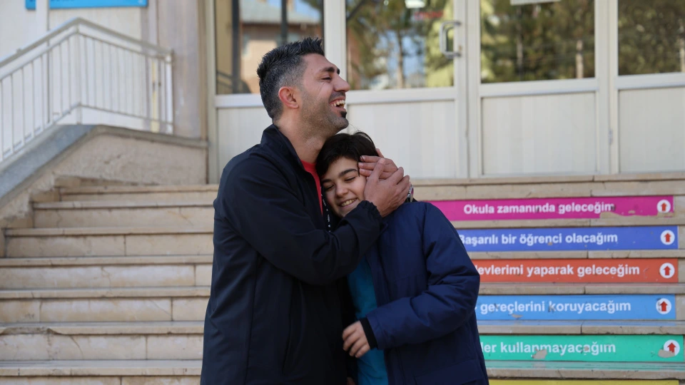 Az qala boğulan şagirdi müəllimi xilas etdi - "Əllərindən öpürəm”