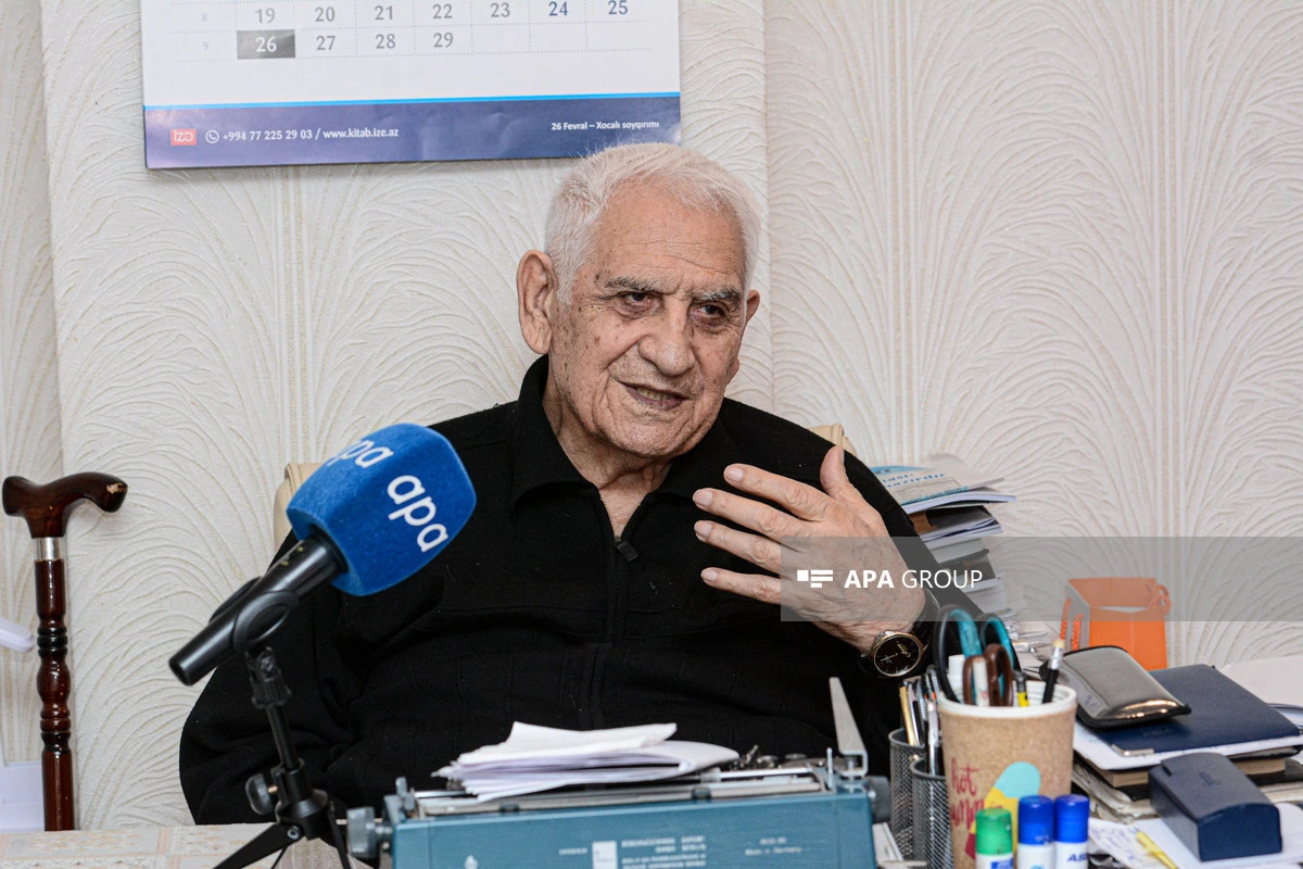 Adil Kərimli Nəriman Həsənzadəni xəstəxanada ziyarət edib