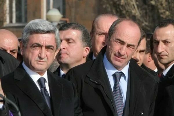 Tarixin zibilliyinə gedənlər... -Koçaryan və Sarkisyan dövrünün sonu yaxınlaşdı