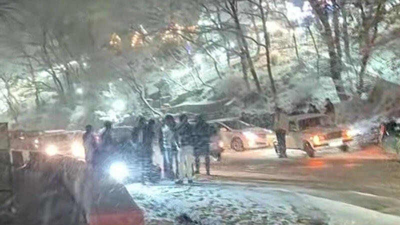 Hacıkənddə qar qəzaya səbəb oldu - FOTO