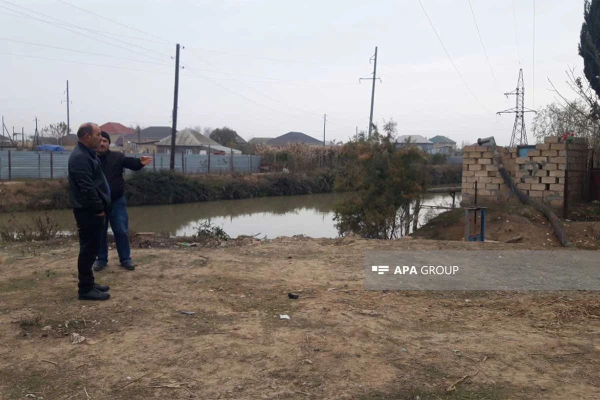 Biləsuvarda avtomobil kanala aşıb, 5 nəfər ölüb - YENİLƏNİB