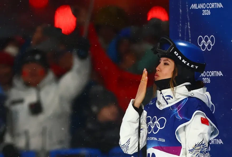 10 barmağında 10 məharət: İllik gəliri 23 milyon dollar olan Çinli sosial medianı silkələdi