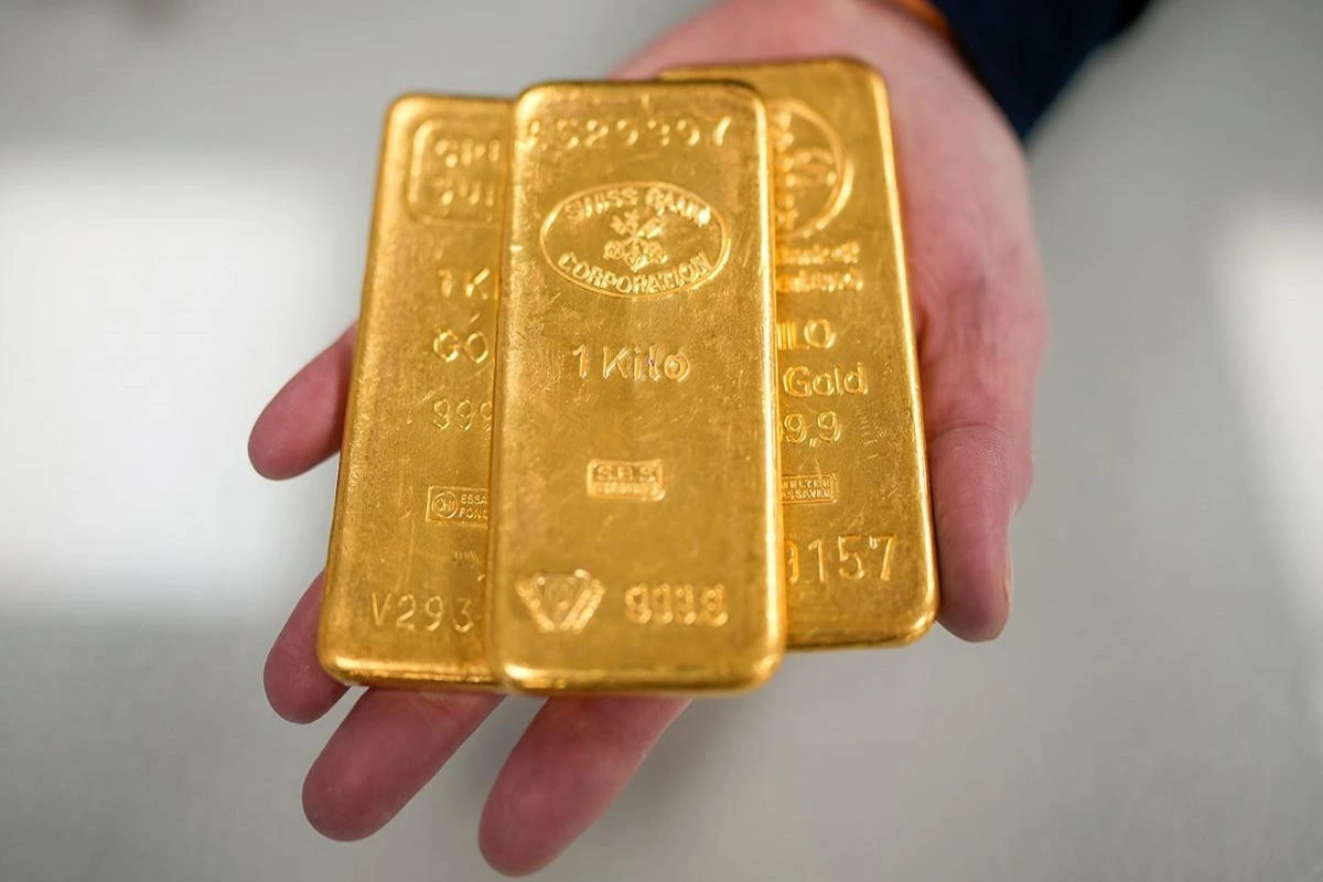 Qızılın qiyməti 5 000 dollardan aşağı enib