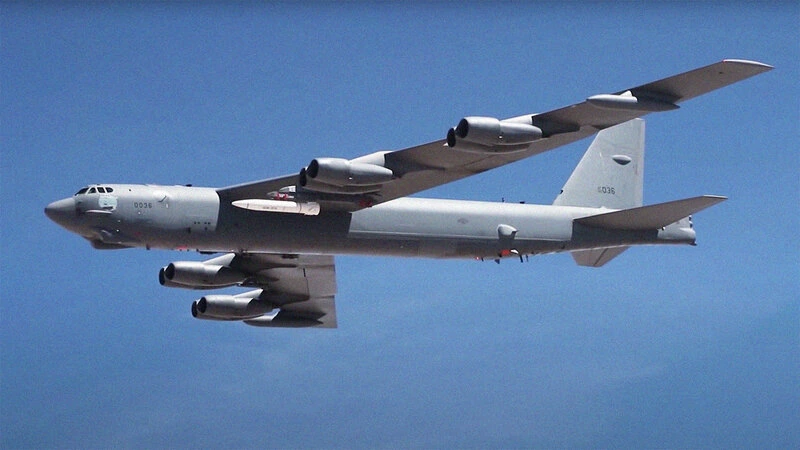 ABŞ-nin xüsusi təyyarəsi Britaniya sahillərində qəza siqnalı verdi