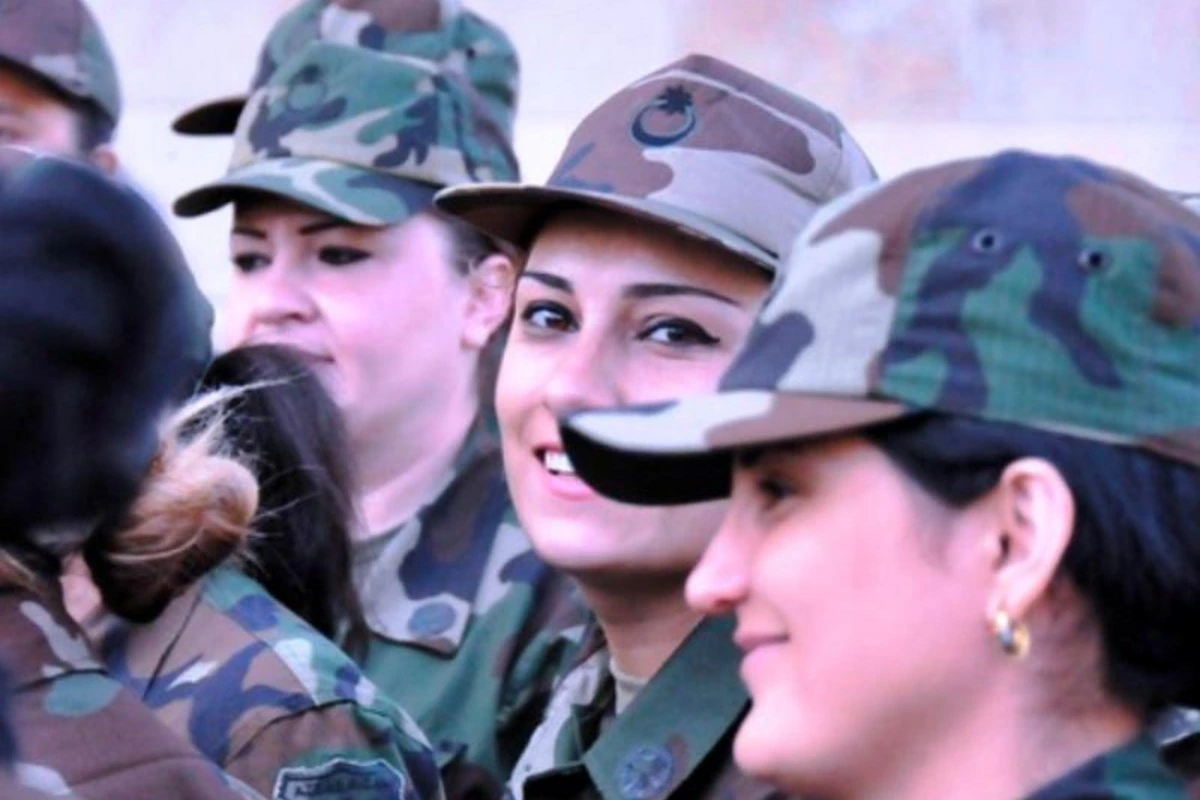 Emin Həsənli: Qadın hərbçilər üçün 6 aylıq model orduda çevik kadr siyasətidir