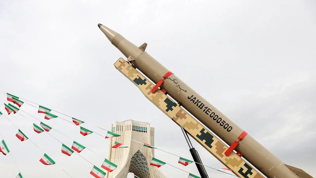 İran ABŞ bazalarına raket zərbələri endirdi: Qətər, Küveyt, Bəhreyn və BƏƏ...