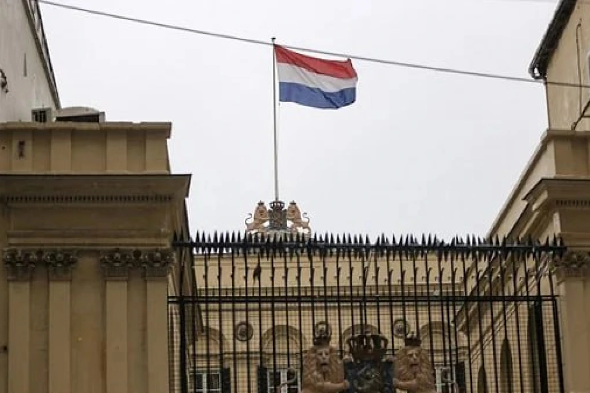 İran səfiri Niderland Xarici İşlər Nazirliyinə çağırılıb