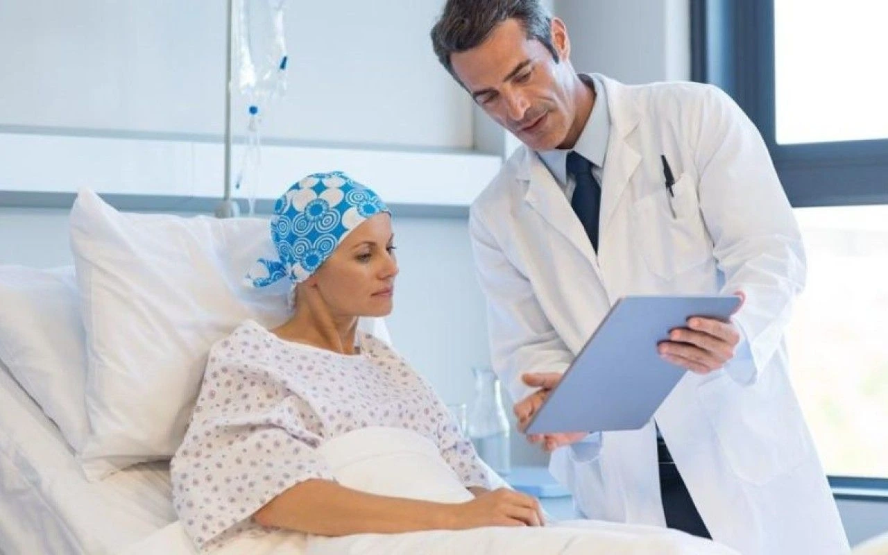 Özəl klinikalar onkoloji xəstələri qəbul edə bilmək üçün lisenziya almalıdır - Həkim-terapevt