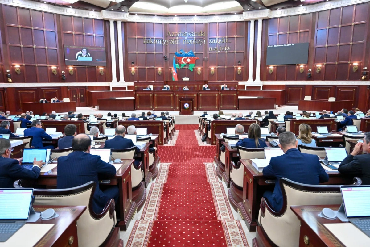 Milli Məclisin yaz sessiyası çərçivəsində ilk plenar iclası başlayıb