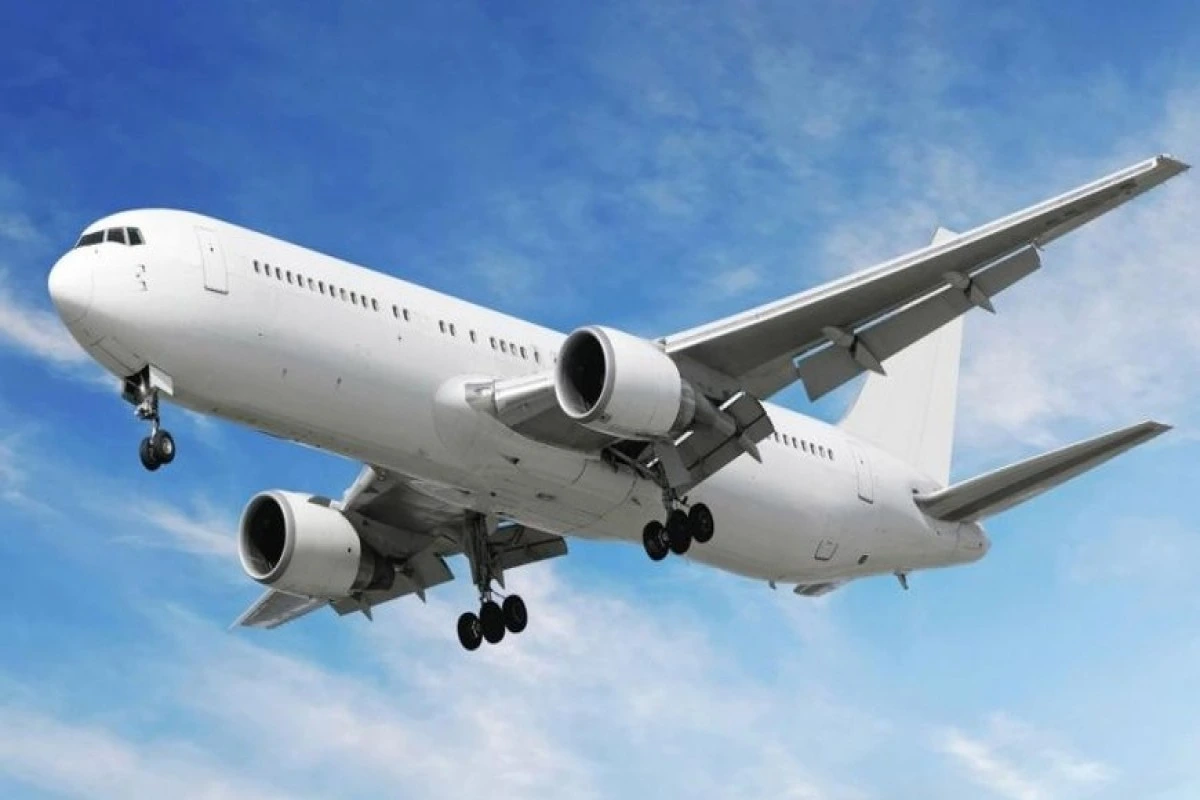 Əbu-Dabidən Bakıya uçan təyyarə geri qayıdır