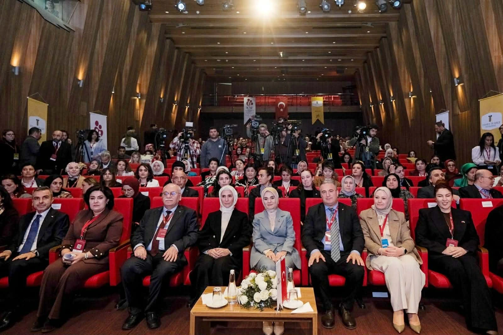 İstanbul Ticarət Universitetində “Ailənin Gücləndirilməsi Beynəlxalq Konfransı” keçirilib