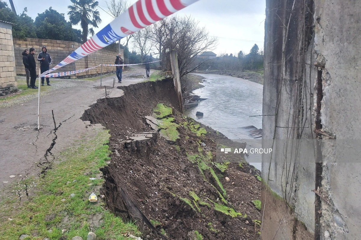 Astarada torpaq sürüşməsi olub - FOTO
