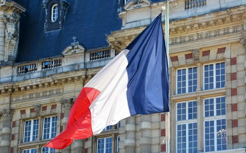 Antropoloq: Fransa öz hakimiyyətini qanuniləşdirmək üçün elmdən silah kimi istifadə edib