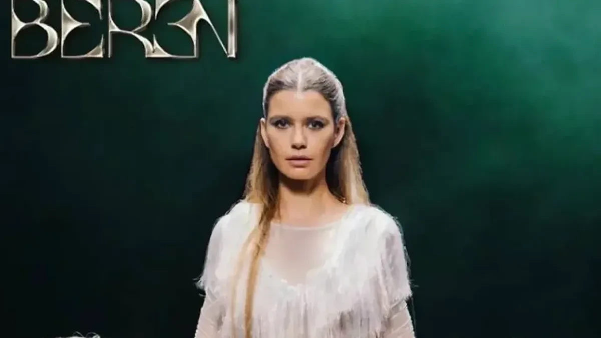 Beren Saat müğənniliyə başladı