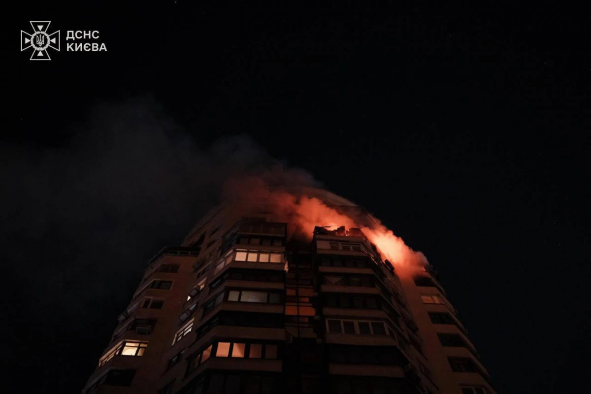 Zelenski: Rusiya bu gecə Ukraynaya qarşı 70-dən çox raket və 450 zərbə dronundan istifadə edib