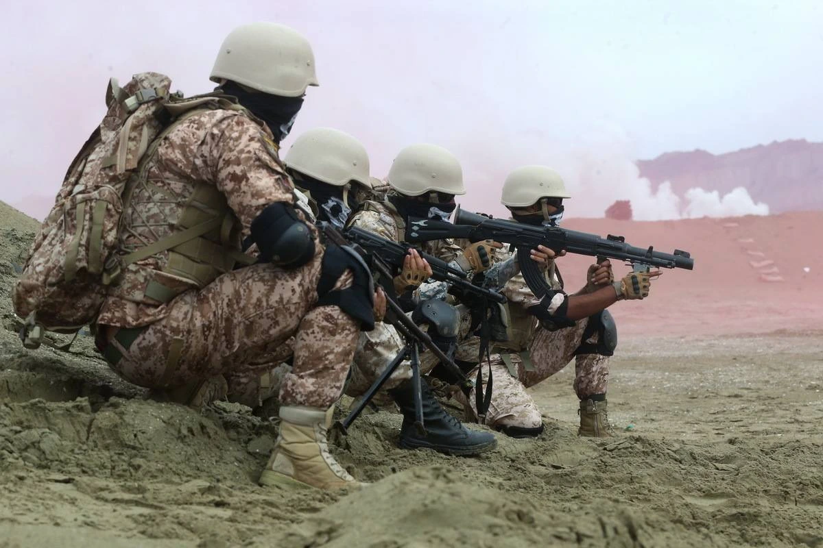 SEPAH İranın cənubunda təlimlər keçirir