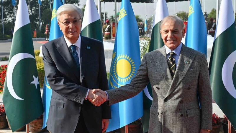 Qazaxıstan Prezidenti Pakistan Baş naziri ilə görüşdü