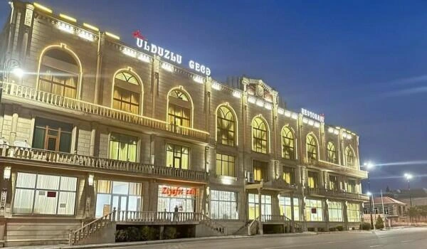 Bu şadlıq evi müəllimini vuran şagirdin ailəsinə məxsusdur