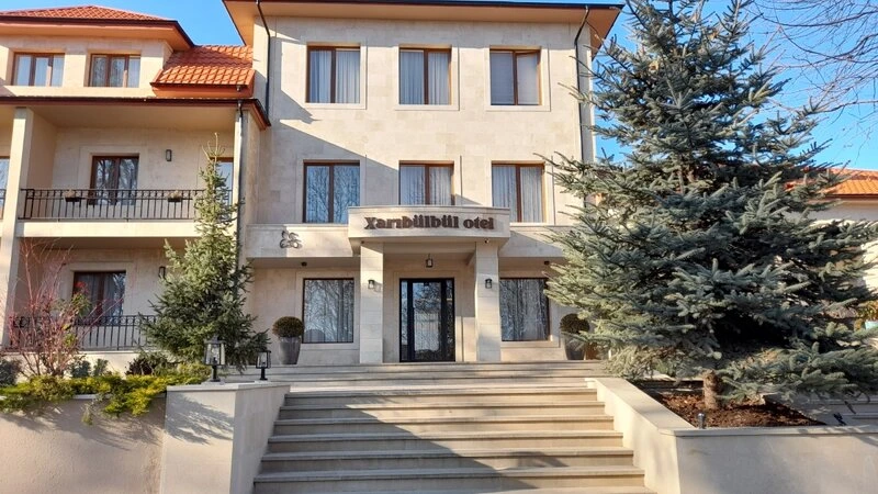 “Xarıbülbül” və “Qarabağ” hotellərini təmir edən şirkətlə bağlı araşdırma aparılıb