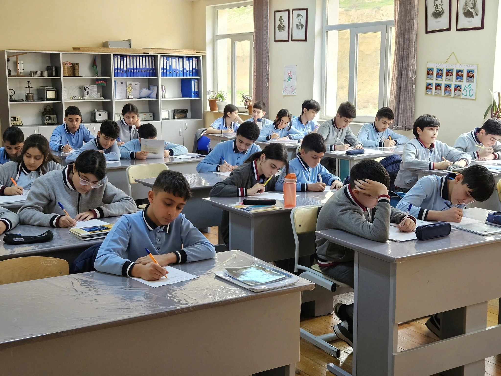 Ekspert: Şagirdlərlə keçirilən sorğu-sualın konkret məqsədi olmalıdır