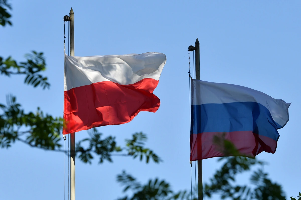 Polşa Rusiyadan “tarixi cinayətlərə” görə təzminat tələb etmək niyyətindədir