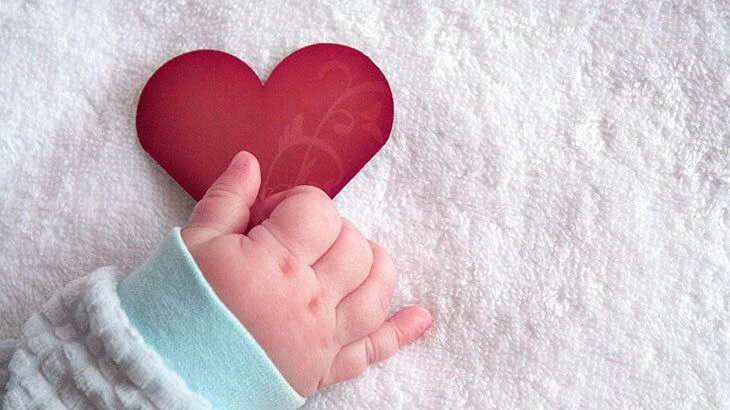 Hər 100 körpədən birində baş verir - Valideynlər diqqət!