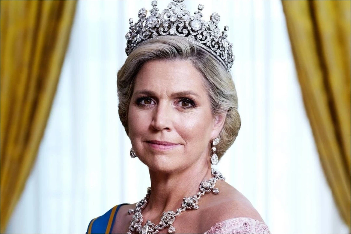 54 yaşlı Niderland kraliçası hərbi xidmətə çağırılıb