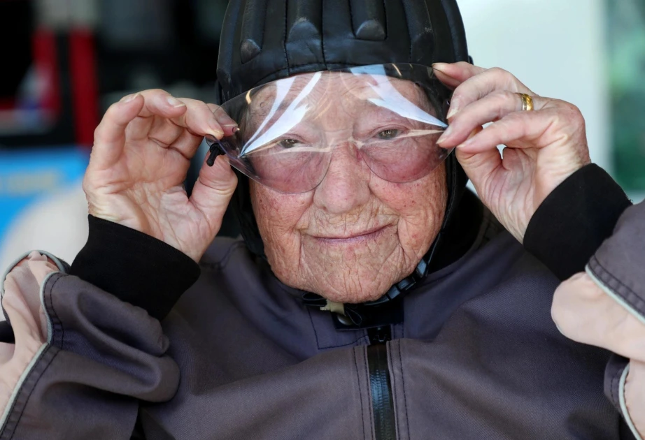 Ən yaşlı paraşütçüsü vəfat edib