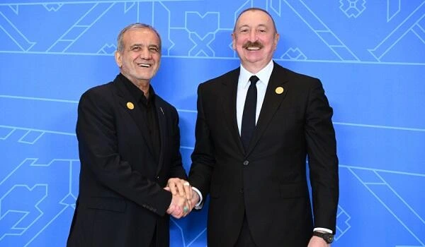 Əliyevin Pezeşkiana təklifi: Bakı gərginliyin azaldılmasında açar rola çevrilir