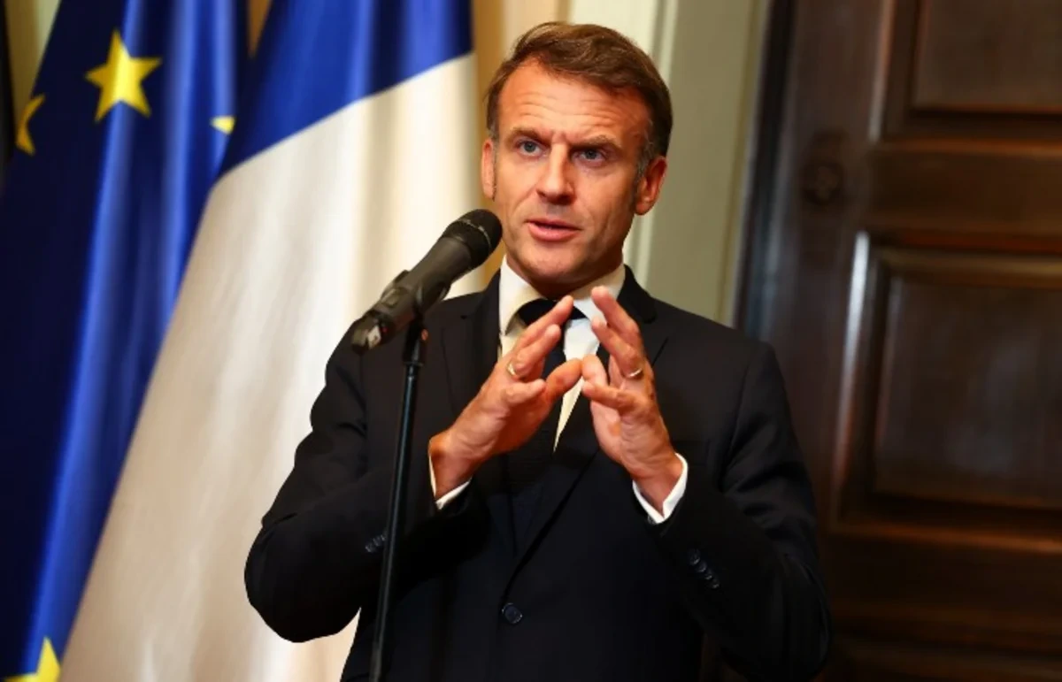 Makron Trampdan Avropa vətəndaşlarına qarşı sanksiyaların ləğv olunmasını xahiş edib