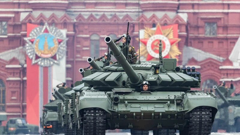 Rusiya köhnə T-72 tanklarını yenidən döyüşə hazırlayır