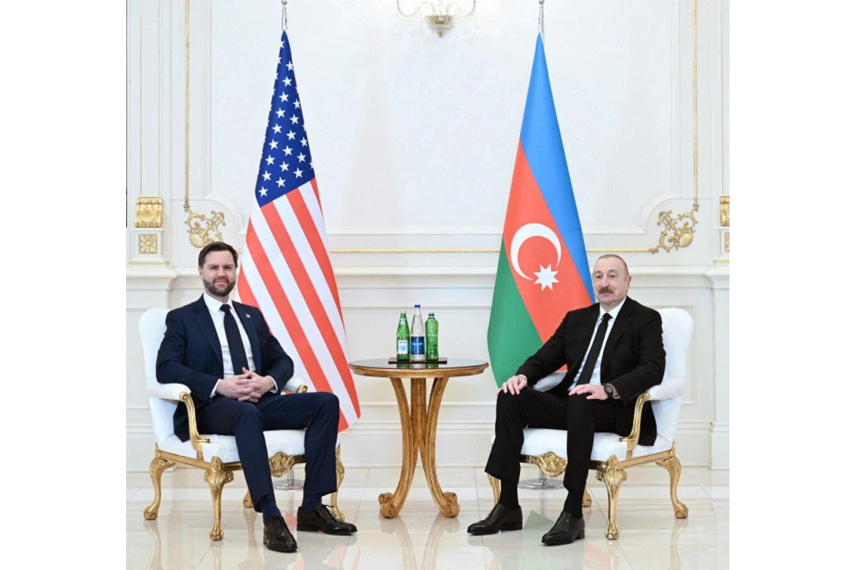 İlham Əliyevin Vens ilə geniş tərkibdə görüşü başlayıb