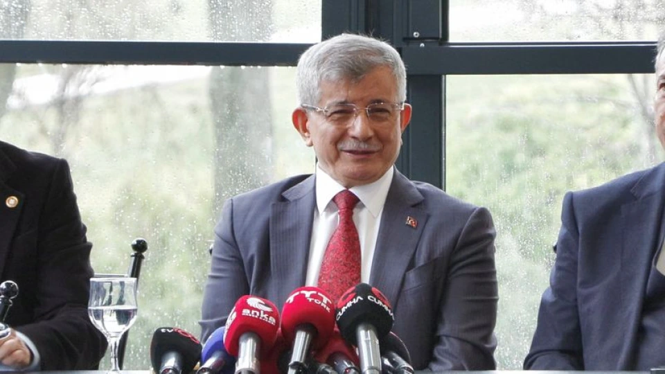 Davudoğlu: Müxalifin ayrı-ayrılıqda hərəkət etməsi ölkəyə ciddi təsir göstərmir