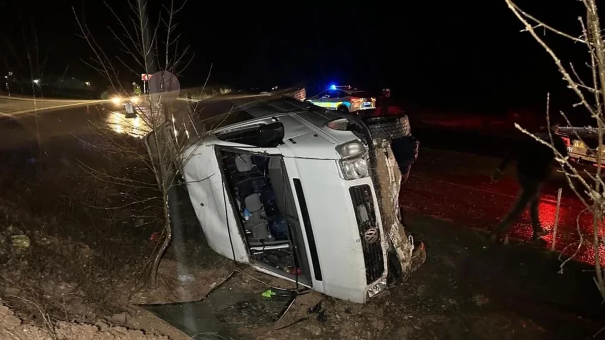 Türkiyədə yol qəzası olub, 17 nəfər xəsarət alıb