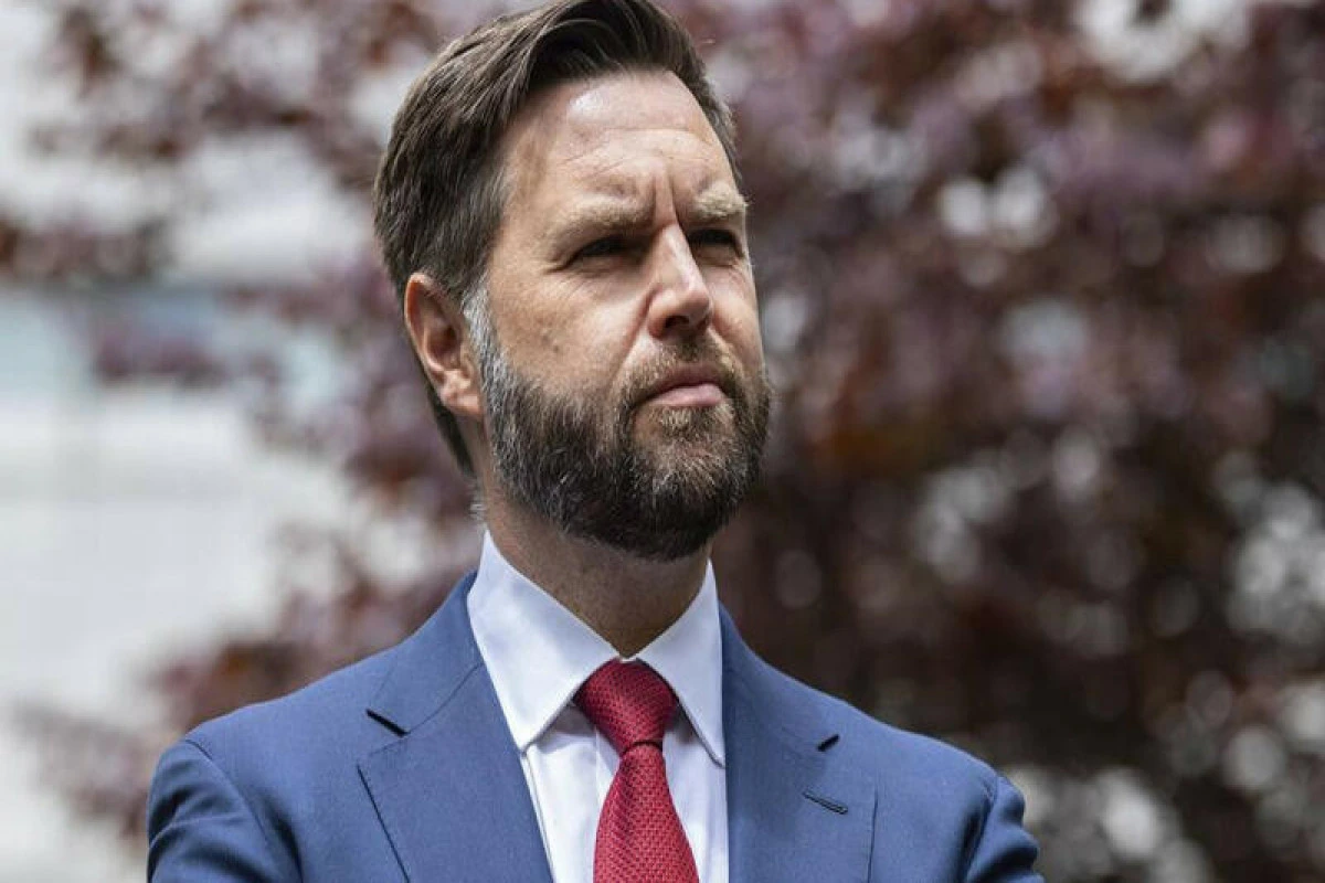 ABŞ-ın vitse-prezidenti Ceyms Vensin təyyarəsi İrəvana enib