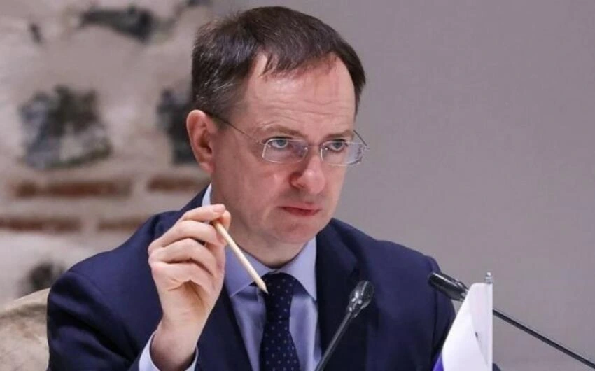 Putinin köməkçisi Ukrayna tərəfi ilə qapalı görüş keçirib