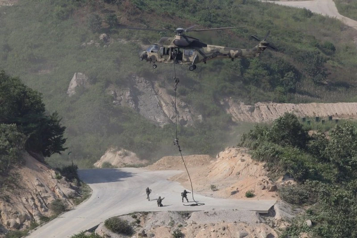 Cənubi Koreyada hərbi helikopter qəzaya uğrayıb