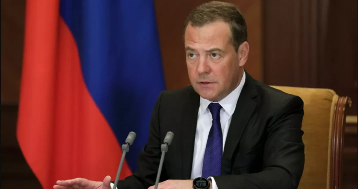Medvedev: Tramp dünya ölkələrini iki qrupa bölüb
